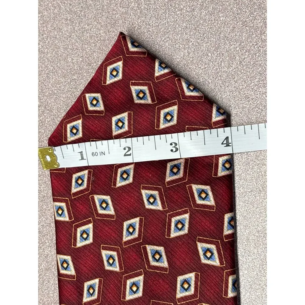Meeting Street Handmade 100% Silk Maroon Geometric Tie